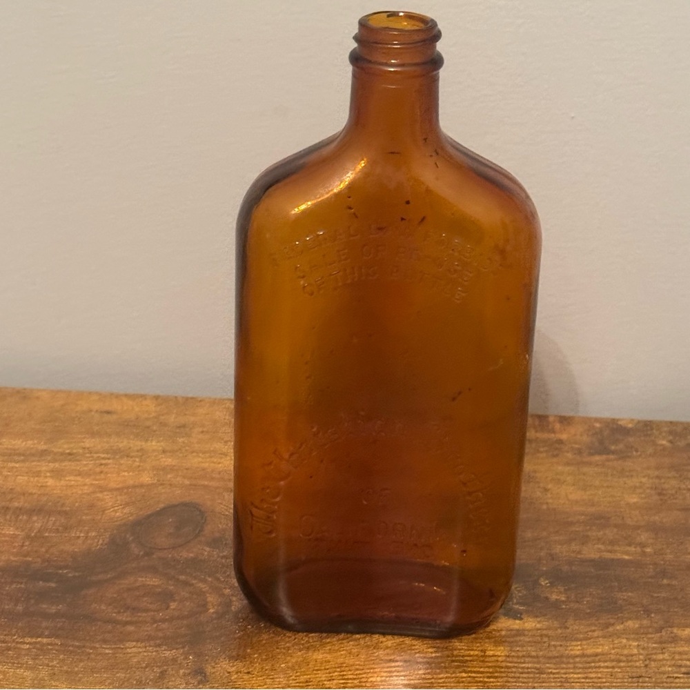 Christian‎ Brothers Amber Glass One Pint Bottle 1957 Vintage Liquor Flask